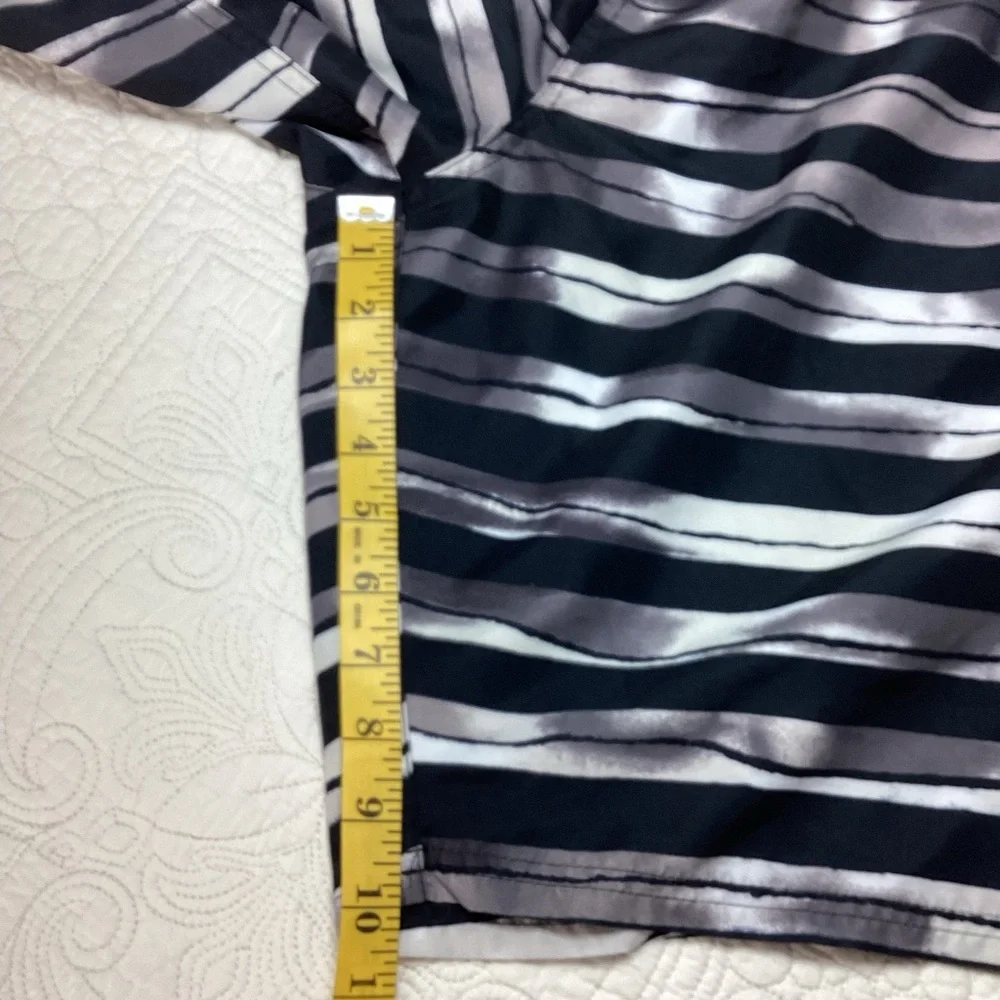 Nike Striped Bathing Suit Swim Trunks‎ Men’s Size XXL Striped Black Gray White
